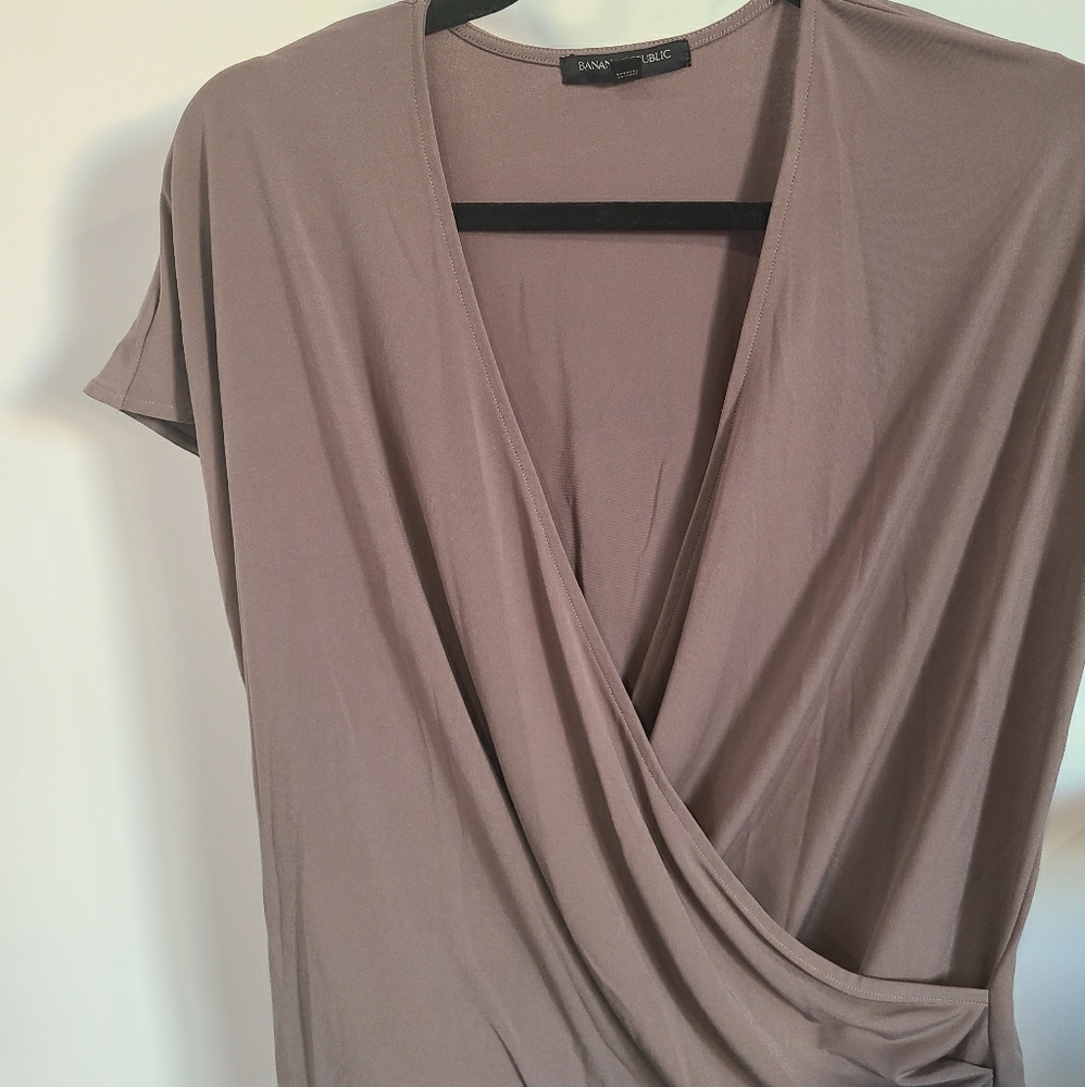 Banana Republic V-Neck Dress Shirt